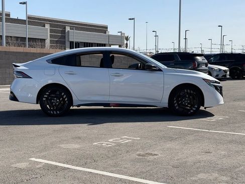 New 2026 Nissan Sentra SR w/ Floor Mat Package FWD image 7