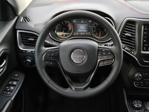 Used 2022 Jeep Cherokee Trailhawk AWD/4WD image 24