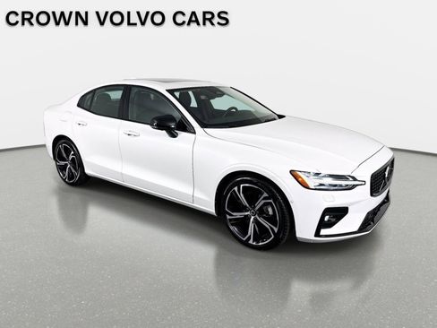 Used 2025 Volvo S60 B5 Plus FWD image 4