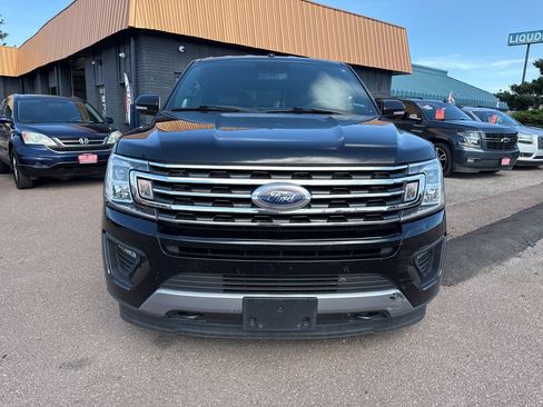 Used 2019 Ford Expedition XLT w/ Equipment Group 201A AWD/4WD image 9
