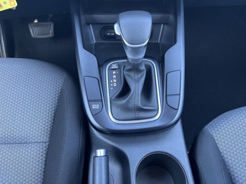 Used 2025 Kia Soul LX w/ LX Technology Package FWD image 27