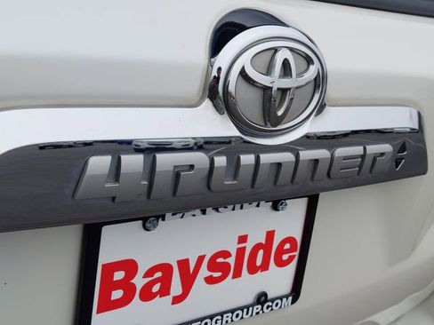 Used 2018 Toyota 4Runner Limited AWD/4WD image 39