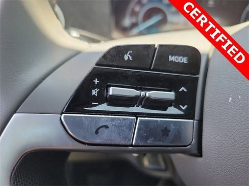 Used 2024 Hyundai Elantra SEL w/ Convenience Package image 4