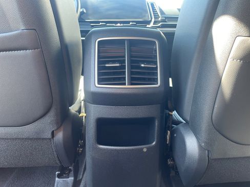 Used 2025 Kia Sportage EX image 22