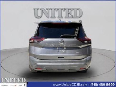 Used 2021 Nissan Rogue S image 4