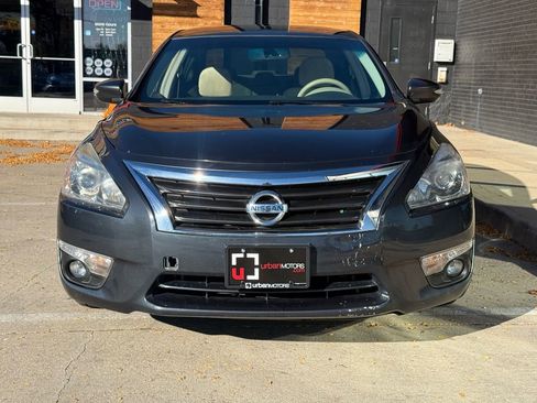 Used 2013 Nissan Altima 3.5 SV image 10