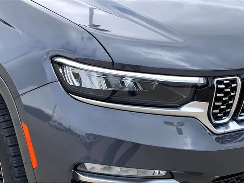 Used 2025 Jeep Grand Cherokee Summit image 27