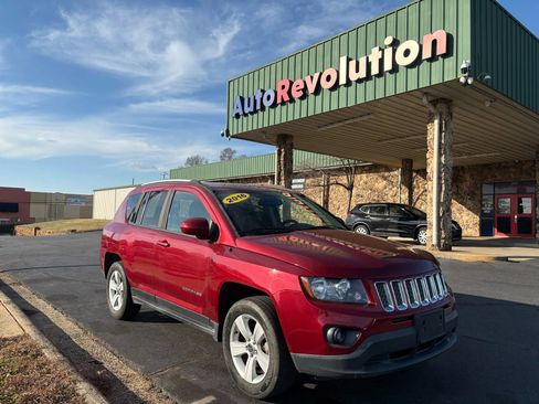 Used 2016 Jeep Compass Latitude image 1