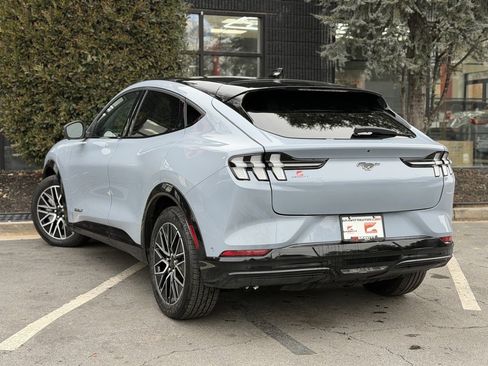 Used 2024 Ford Mustang Mach-E Premium image 19