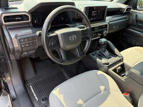 Used 2025 Toyota Tacoma SR5 AWD/4WD image 13