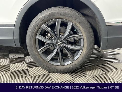 Used 2022 Volkswagen Tiguan SE AWD/4WD image 35