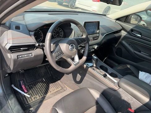Used 2022 Nissan Altima 2.5 SR FWD image 10