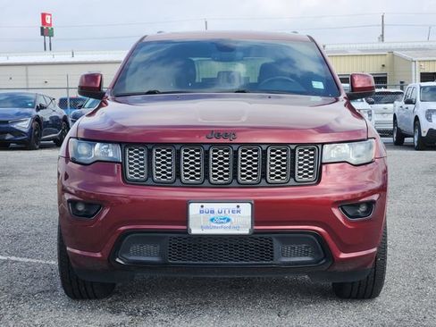 Used 2019 Jeep Grand Cherokee Altitude image 2