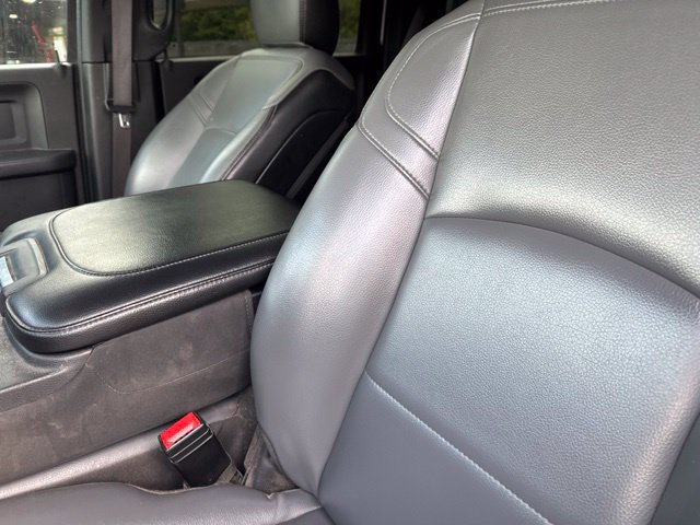 Used 2022 RAM 5500 Tradesman w/ Chrome Appearance Group AWD/4WD image 4