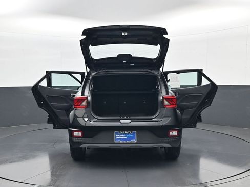Certified 2026 Hyundai Venue SE image 32