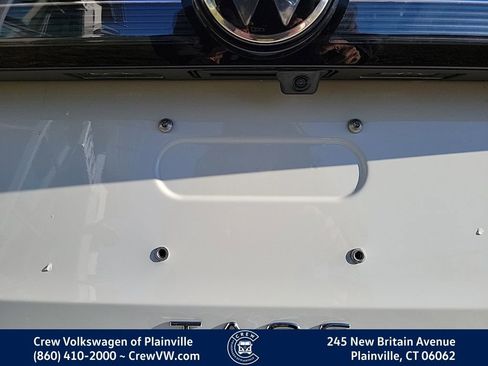 New 2026 Volkswagen Taos SE image 29