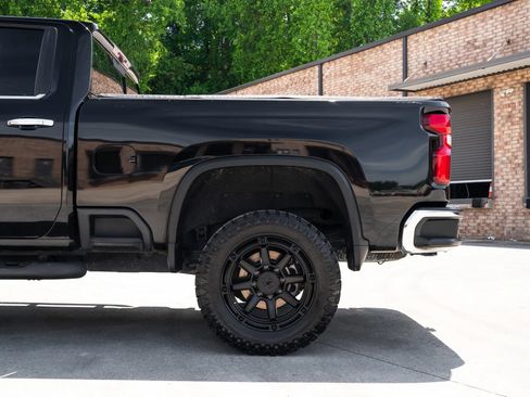 Used 2020 Chevrolet Silverado 2500 LTZ w/ LTZ Plus Package AWD/4WD image 5