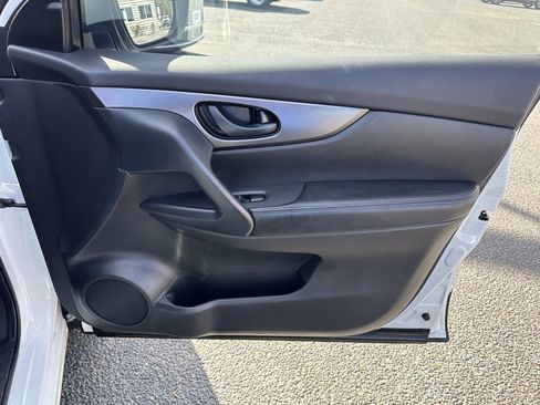 Used 2022 Nissan Rogue Sport S image 20