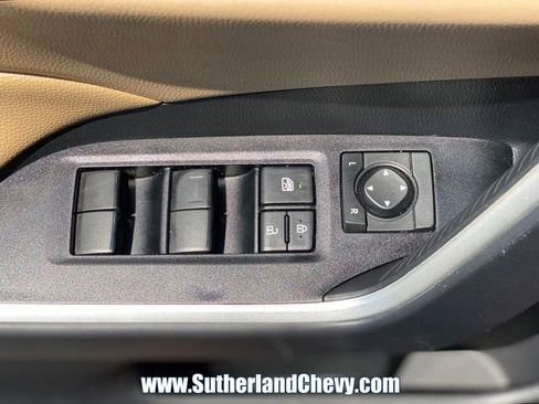 Used 2025 Toyota RAV4 LE AWD/4WD image 14