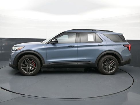 Used 2025 Ford Explorer ST-Line w/ Premium Package RWD image 4
