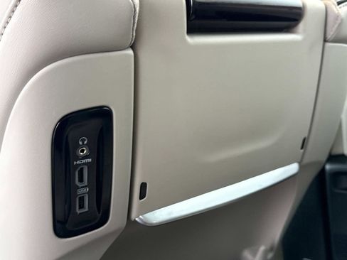 Used 2020 Chrysler Pacifica Limited w/ Advanced Safetytec Group image 16