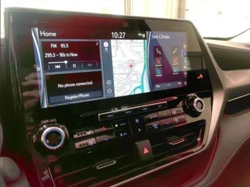 New 2026 Toyota Highlander Platinum image 10