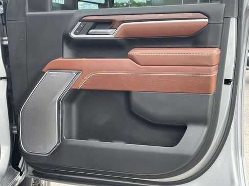 Used 2025 GMC Sierra 2500 Denali Ultimate w/ Max Trailering Package AWD/4WD image 28