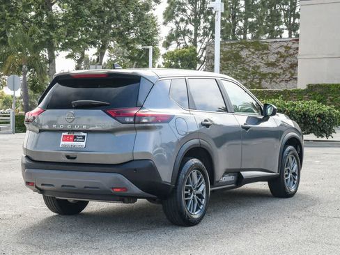 Used 2023 Nissan Rogue S FWD image 9
