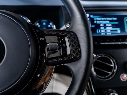 Used 2023 Rolls-Royce Cullinan Black Badge image 41