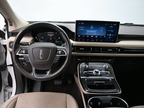 Used 2022 Lincoln Nautilus Reserve w/ Equipment Group 201A AWD/4WD image 19
