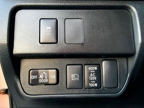 Used 2020 Toyota Tacoma TRD Sport w/ Technology Package image 32