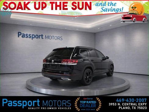 Used 2022 Volkswagen Atlas SE w/ Panoramic Sunroof Package FWD image 6