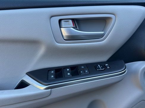 Used 2017 Toyota Camry XLE image 15