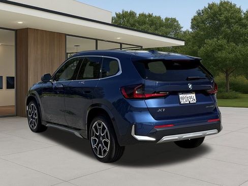 Used 2025 BMW X1 xDrive28i w/ Technology Package image 8