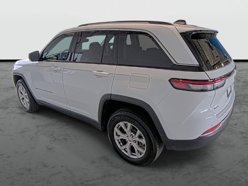 Used 2022 Jeep Grand Cherokee Limited AWD/4WD image 11