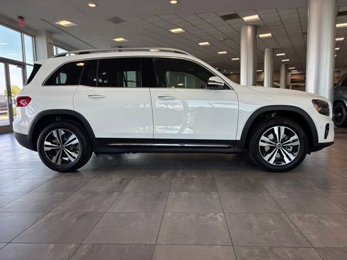 New 2026 Mercedes-Benz GLB 250 4MATIC image 2