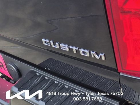Used 2021 Chevrolet Silverado 2500 Custom w/ Custom Value Package AWD/4WD image 9