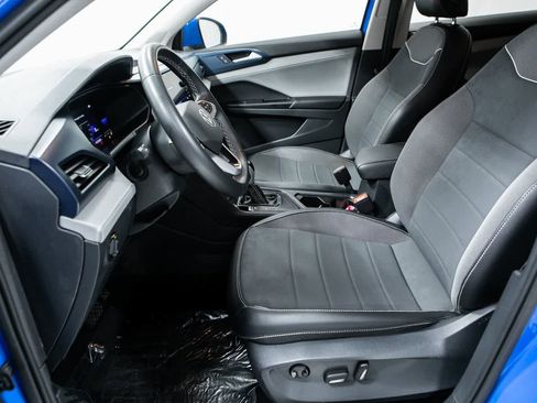 Used 2023 Volkswagen Taos SE image 17