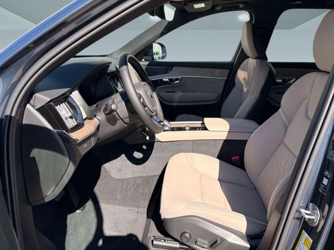 Certified 2026 Volvo XC90 B6 Plus w/ Protection Package Premier AWD/4WD image 5