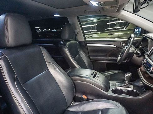 Used 2015 Toyota Highlander XLE FWD image 18