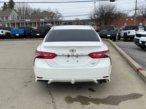 Used 2018 Toyota Camry SE image 7