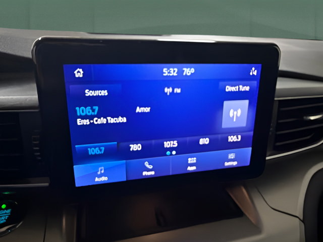 Used 2021 Ford Explorer XLT w/ Equipment Group 202A AWD/4WD image 22