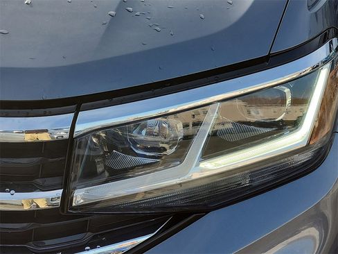 Used 2023 Volkswagen Atlas SE image 9