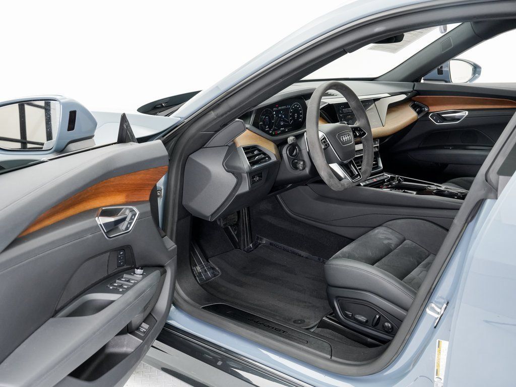 Used 2022 Audi e-tron GT Premium Plus AWD/4WD image 7