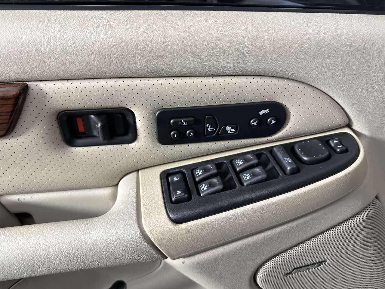 Used 2004 Cadillac Escalade ESV AWD image 11