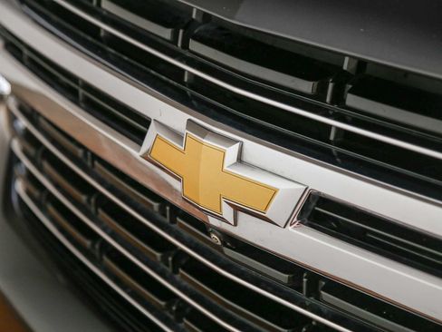 Used 2023 Chevrolet Tahoe LT w/ Luxury Package AWD/4WD image 9