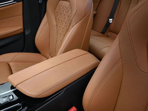 Used 2023 BMW 530e xDrive w/ Convenience Package image 14