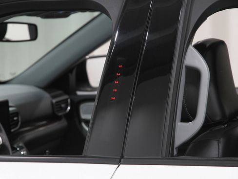 Certified 2022 Ford Explorer Limited w/ Equipment Group 301A image 4