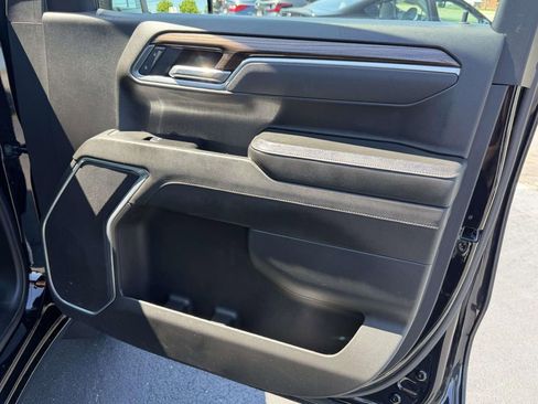 Used 2025 Chevrolet Silverado 1500 LT AWD/4WD image 10