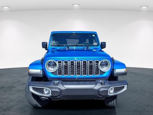 New 2026 Jeep Wrangler Unlimited Sahara AWD/4WD image 4